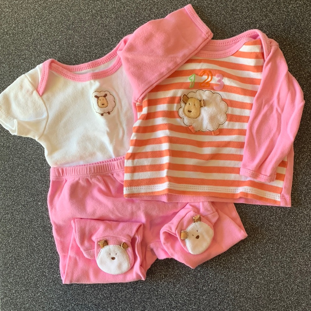 Baby 3 piece set with sheep. 3-6m size.